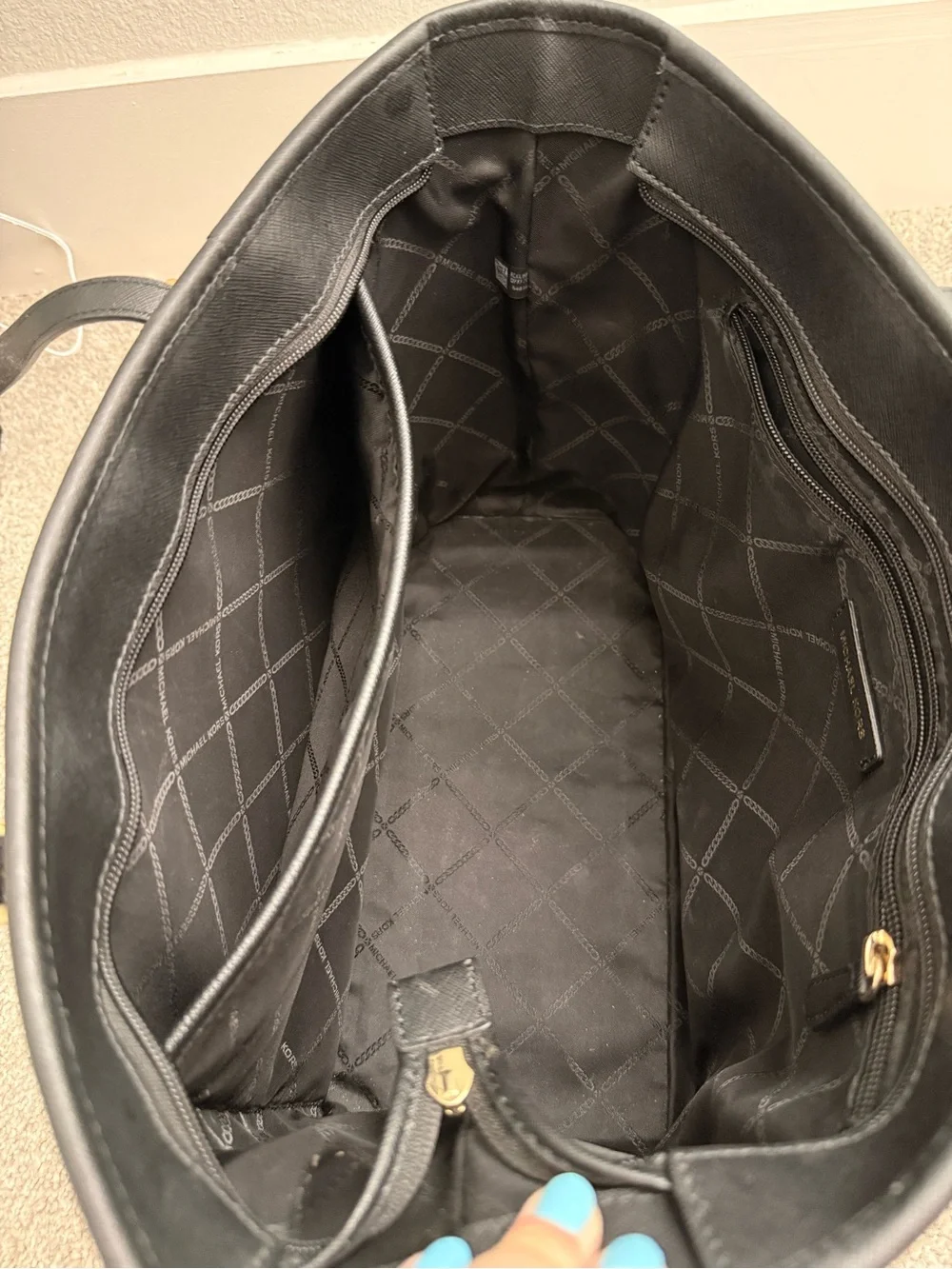 MICHAEL KORS Black Tote with Gold Hardware and MK Charm